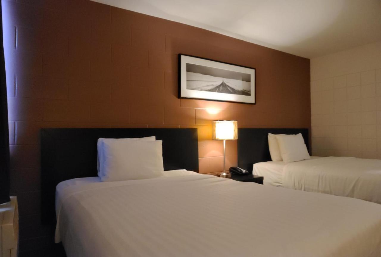 Roadking Inns Motel YYC Exterior foto